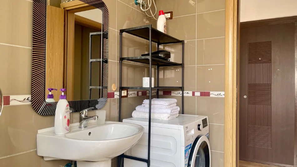 Tirane, jepet me qera apartament 1+1+Ballkon , 75 m² 650 € 