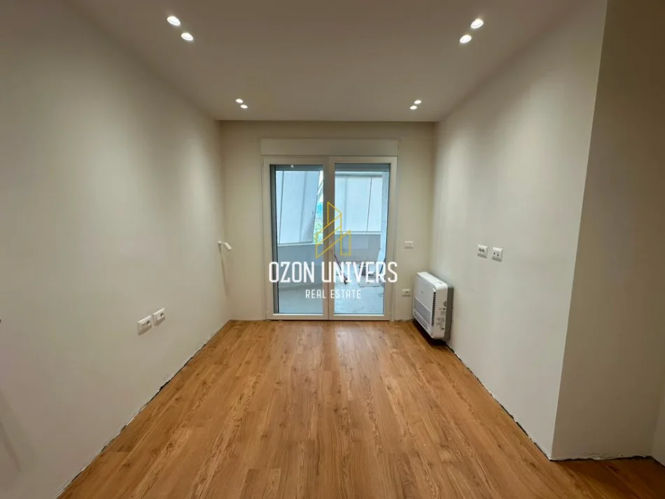 Tirane, jepet me qera ambjent biznesi Kati 9, 127 m² 1.300 € (Ish Ekspozita)