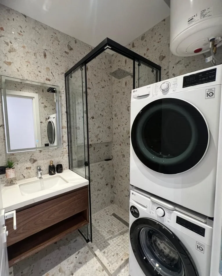 Tirane, jepet me qera apartament 2+1 , 90 m² 1.000 € 