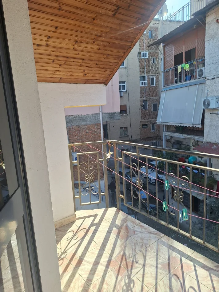 Tirane, jepet me qera apartament 1+1+Aneks+Ballkon Kati 3, 55 m² 350 € (Tirane)