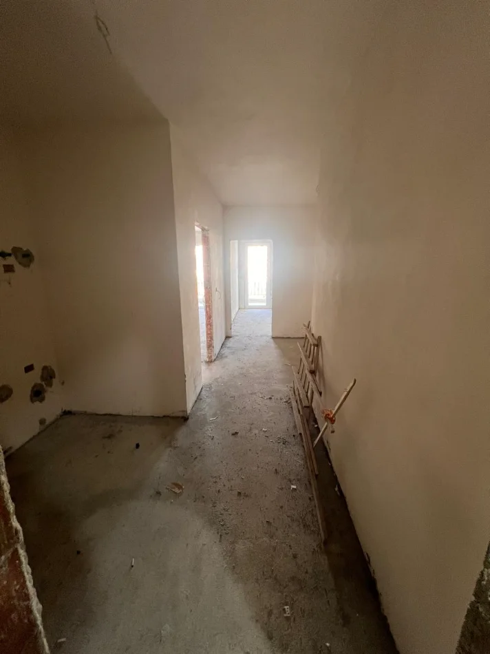 Tirane, shitet apartament 2+1 , 120 m² 198.000 € (fusha aviacionit)