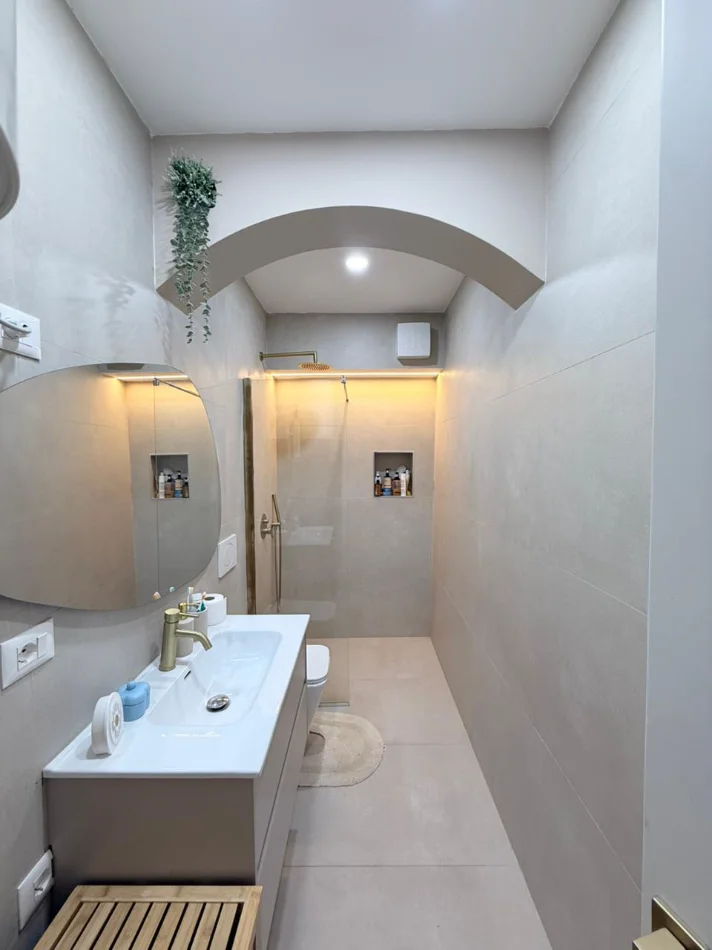 Tirane, shitet apartament 2+1 , 70 m² 235.000 € (BLLOK)
