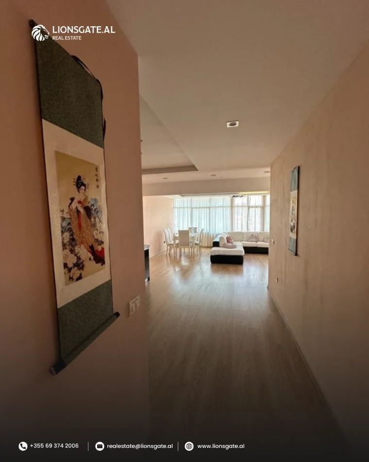 Tirane, jepet me qera apartament 2+1 Kati 2, 104 m² 650 € 