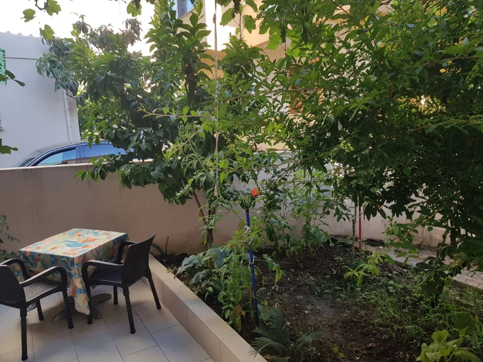 Tirane, jepet me qera apartament 1+1+Ballkon Kati 1, 60 m² 400 € (Selitë, Universiteti Barleti)