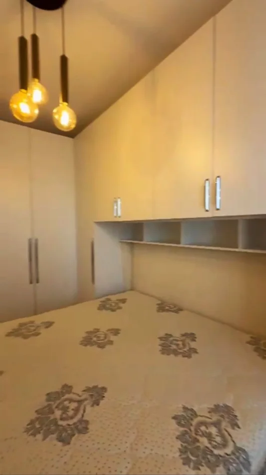 Tirane, jepet me qera apartament 1+1+Ballkon Kati 7, 65 m² 500 € (Astir/Rr.Milto Sotir Gura)