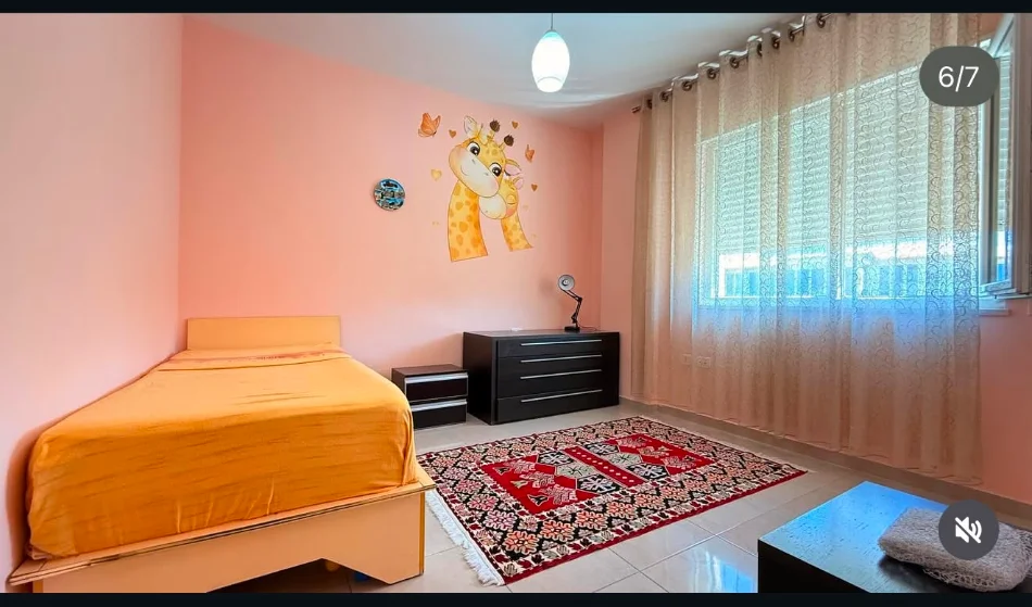 Tirane, jepet me qera apartament 2+1+Ballkon Kati 3, 98 m² 600 € (Ish Restorant Durresi)