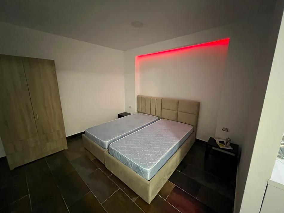 Tirane, jepet me qera garsonier Kati 1, 38 m² 350 € (Rruga e Dibrës, pranë spitalit Amerikan 2)