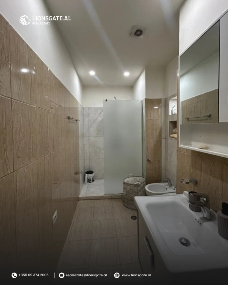 Tirane, jepet me qera apartament 1+1 , 62 m² 600 € 