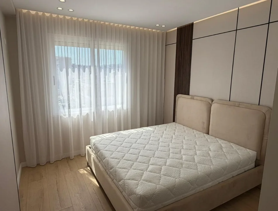 Tirane, shitet apartament 2+1 , 109 m² 165.000 € 