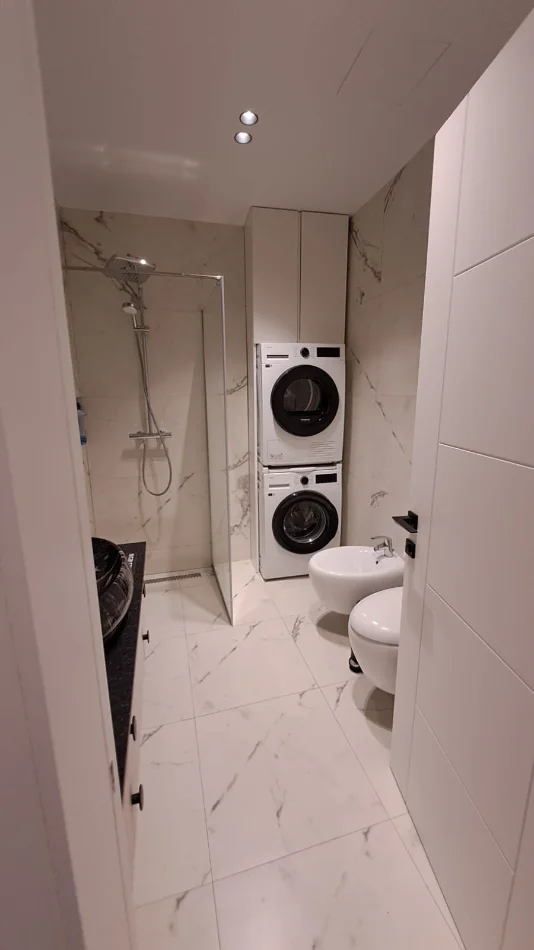 Tirane, shitet apartament 1+1 , 70 m² 345.000 € (LAKE VIEW RESIDENCE*)