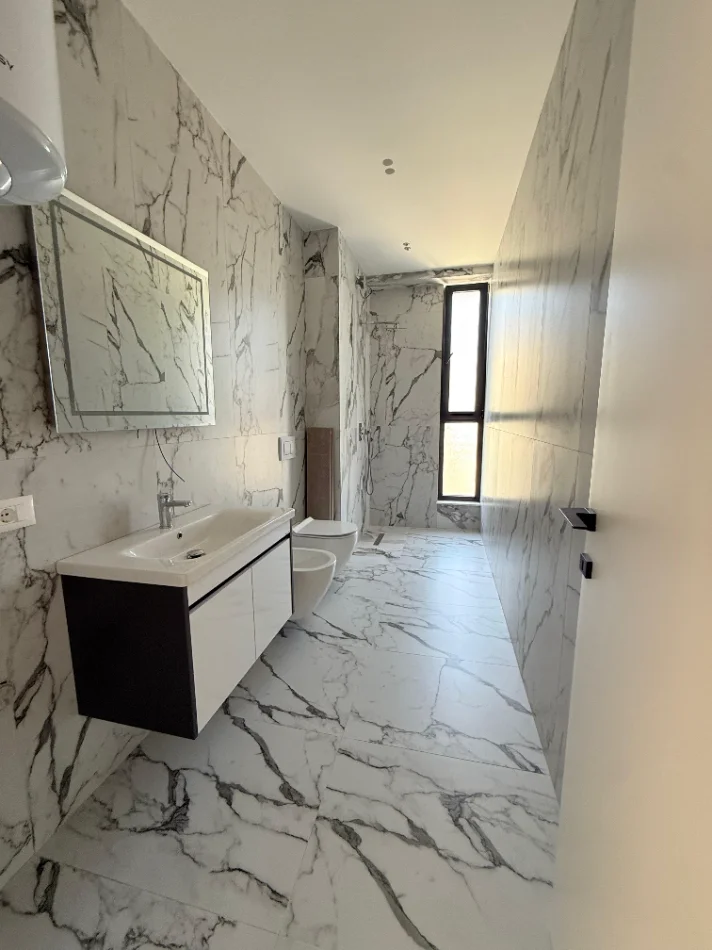 Tirane, shitet apartament 2+1 , 104 m² 250.000 € 