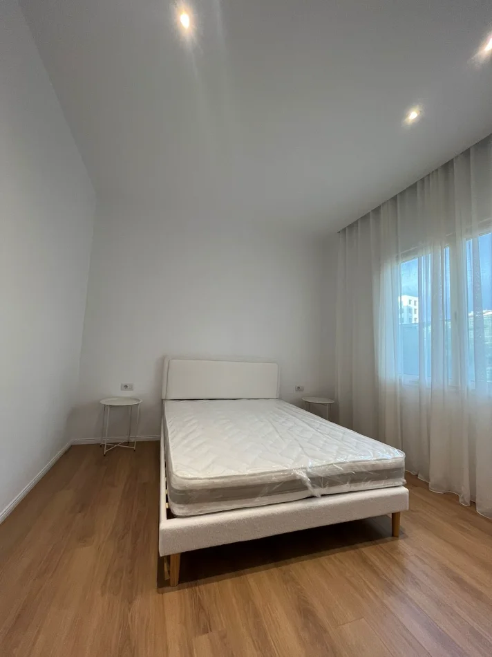 Tirane, jepet me qera apartament 1+1+Ballkon Kati 1, 72 m² 450 € (Tregu Elektrik i Ri, Ali Dem)
