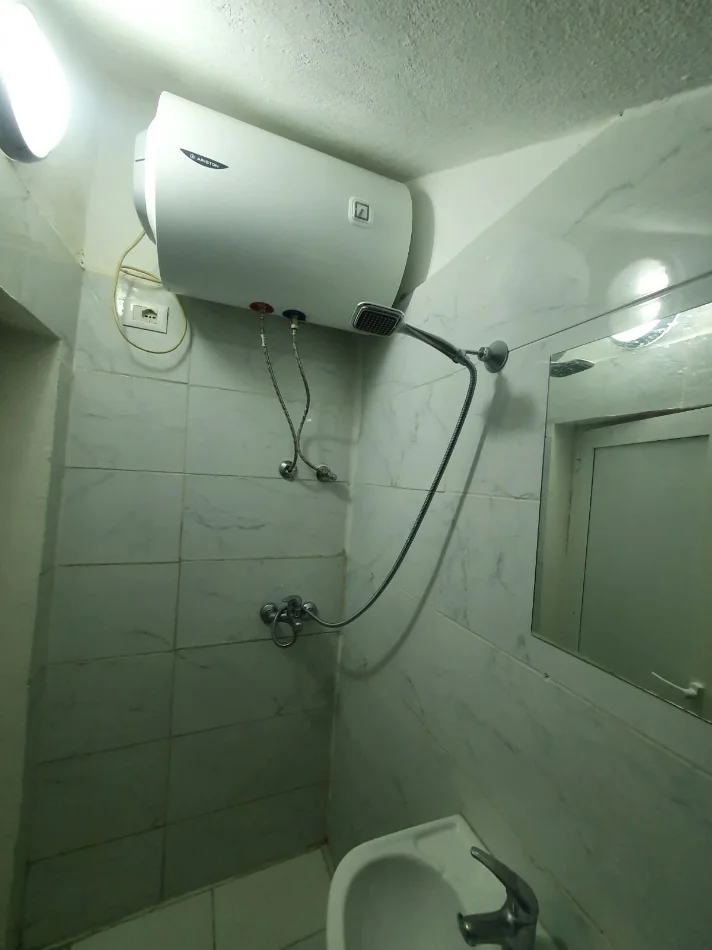 Tirane, jepet me qera apartament 1+1+Ballkon Kati 1, 60 m² 400 € (SELITE)
