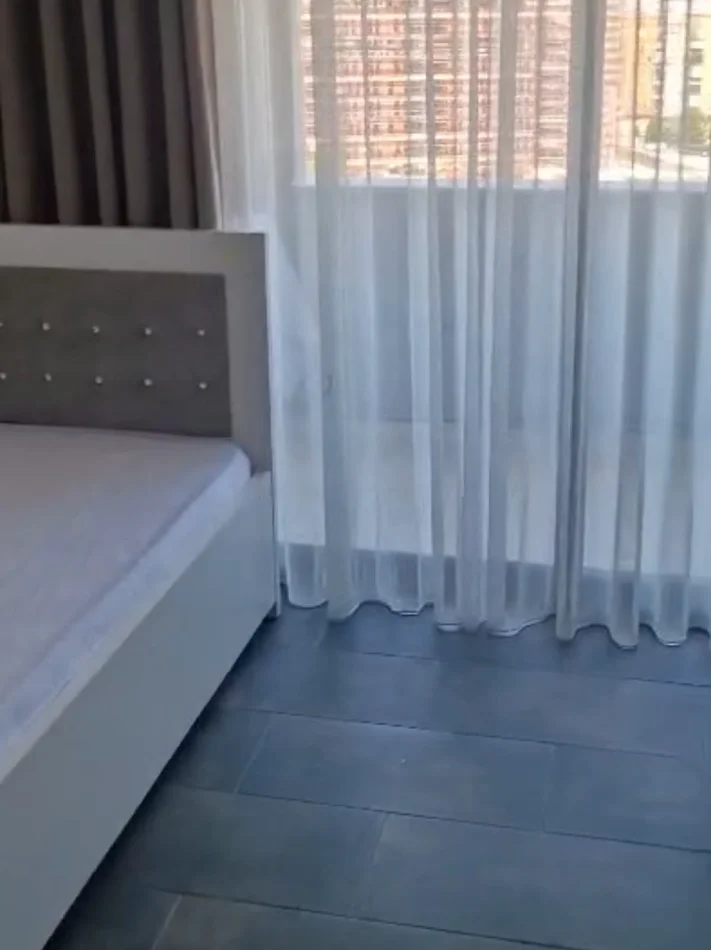 Tirane, jepet me qera apartament 2+1+Ballkon Kati 7, 80 m² 700 € (Rruga Teodor Keko, pranë Marinaj Hotel)