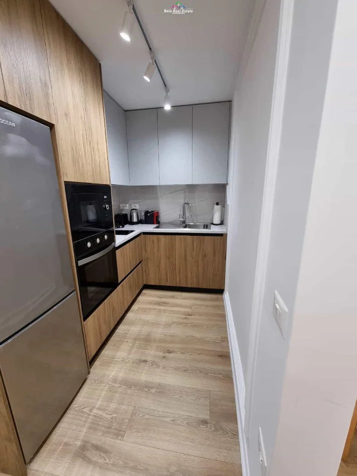 Tirane, jepet me qera apartament duplex 2+1 Kati 2, 110 m² 1.500 € (rruga Urani Pano)