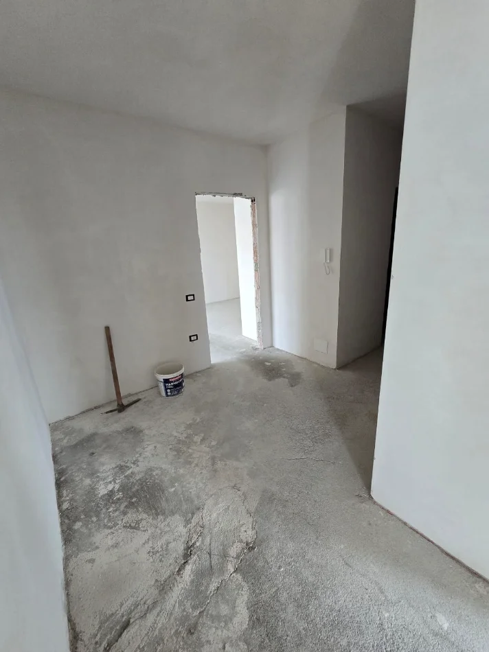 Tirane, shitet apartament 3+1 , 141 m² 277.500 € (Rruga Jordan Misja)