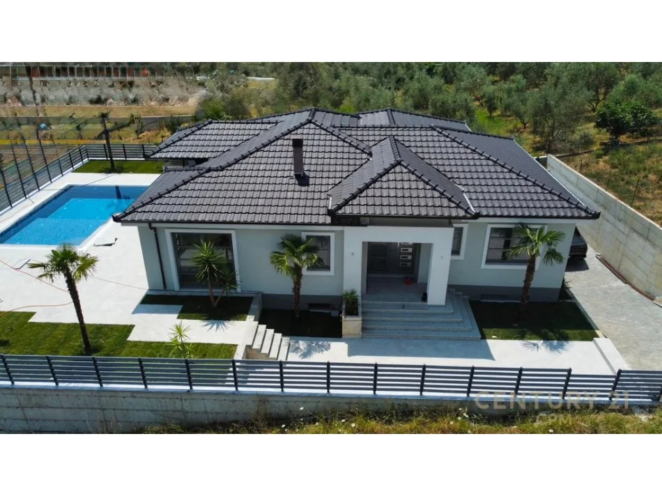 Tirane, shes Vile 4+1 Kati 1, 415 m² 800.000 € (Farke)