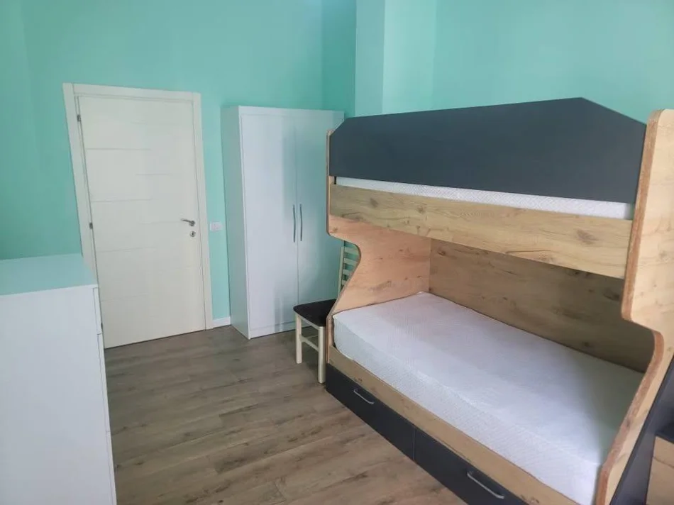 Tirane, jepet me qera apartament 2+1+Ballkon Kati 5, 84 m² 450 € (Fresk/Rr.Muhamet Deliu)