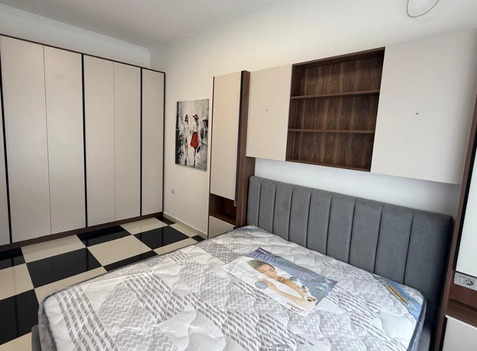 Tirane, jepet me qera apartament 1+1 , 70 m² 600 € 