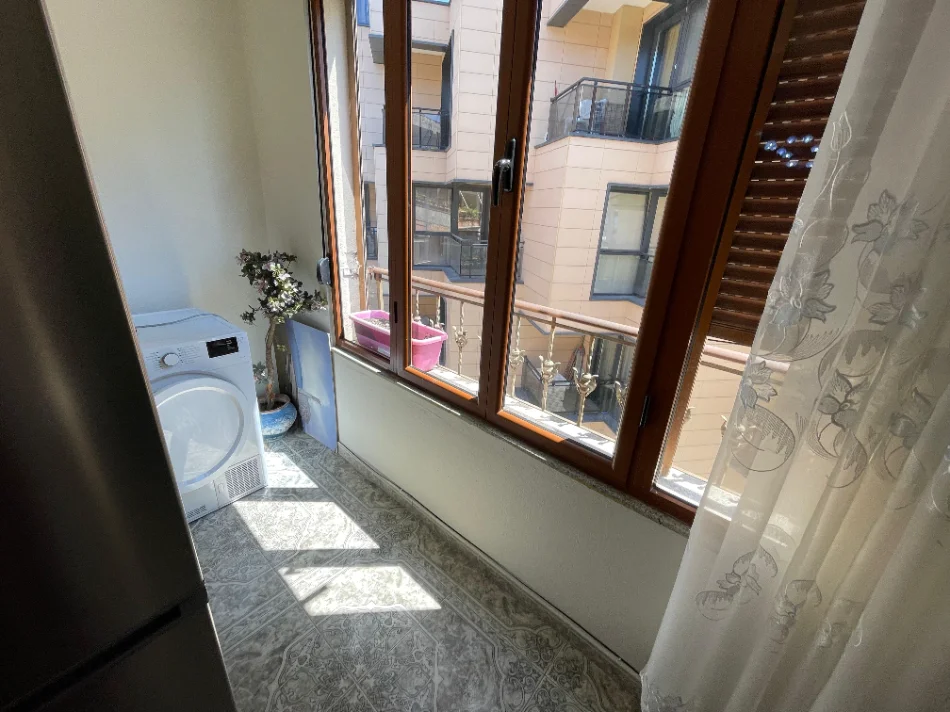 Tirane, jepet me qera apartament 1+1 Kati 4, 550 € (Rruga Kosovareve)