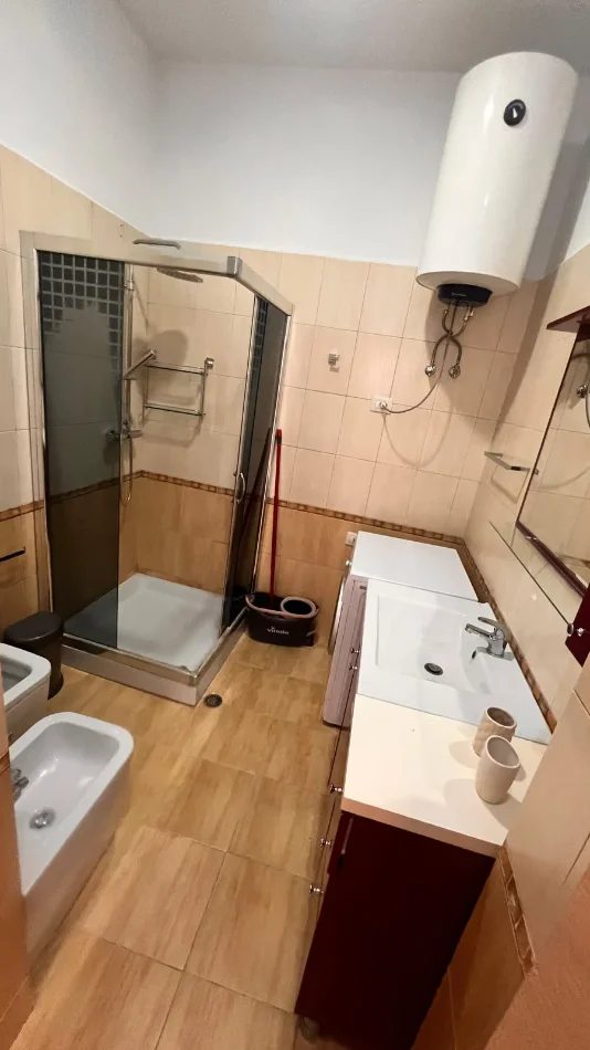 Tirane, jepet me qera apartament 2+1 , 85 m² (kodra diellit 1)