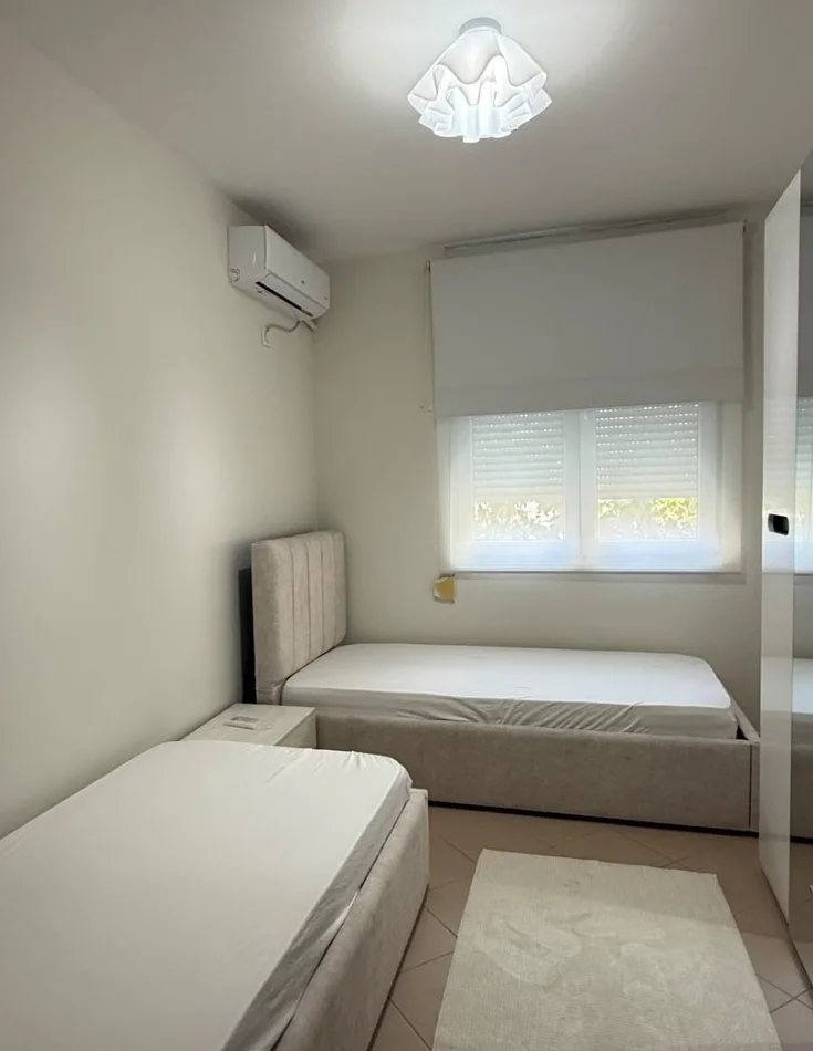 Tirane, jepet me qera apartament 2+1 Kati 3, 120 m² 760 € 