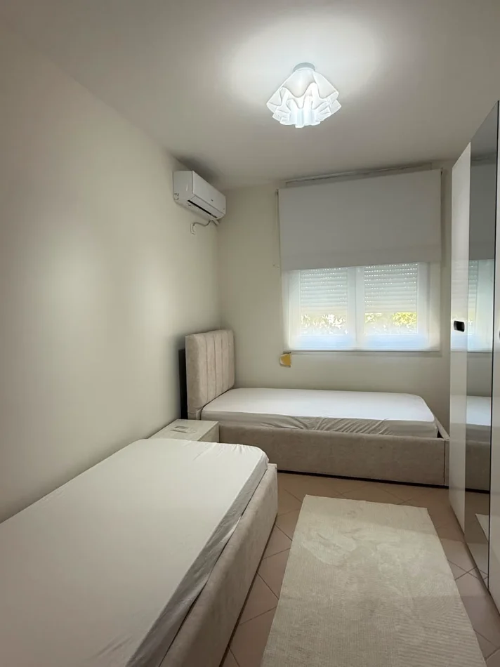 Tirane, jepet me qera apartament 2+1 , 120 m² 760 € (21 Dhjetori)