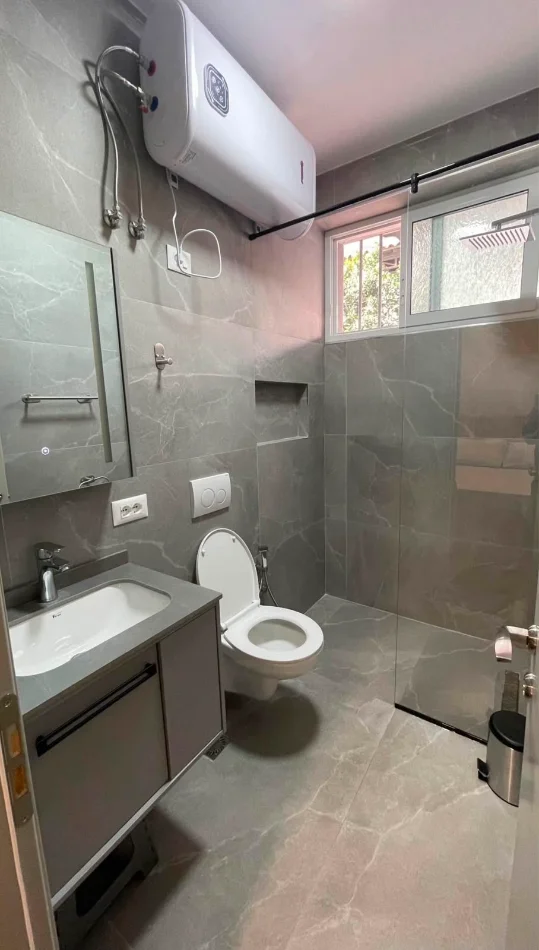 Tirane, jepet me qera garsonier Studio , 35 m² 450 € (Vasil Shanto)