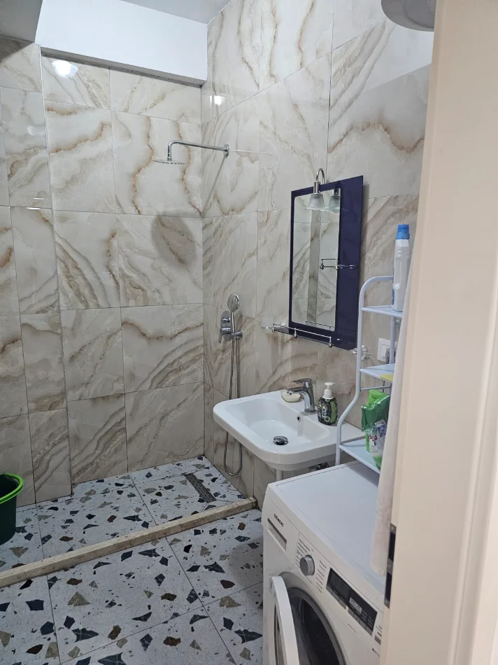 Tirane, jepet me qera apartament 2+1 , 100 m² 500 € 