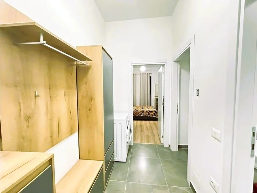 Tirane, jepet me qera apartament 1+1 , 76 m² 700 € 