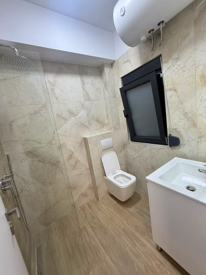 Tirane, jepet me qera apartament 1+1+Ballkon Kati 2, 60 m² 520 € (5 Maji)