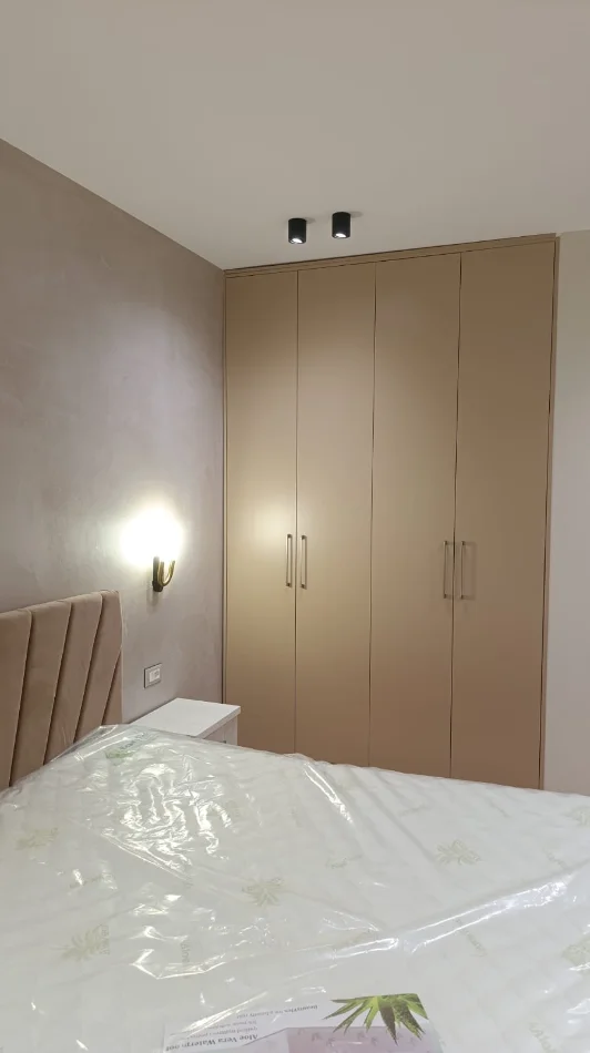 Tirane, jepet me qera apartament 1+1+Ballkon Kati 6, 74 m² 800 € (Rruga e Kavajes)