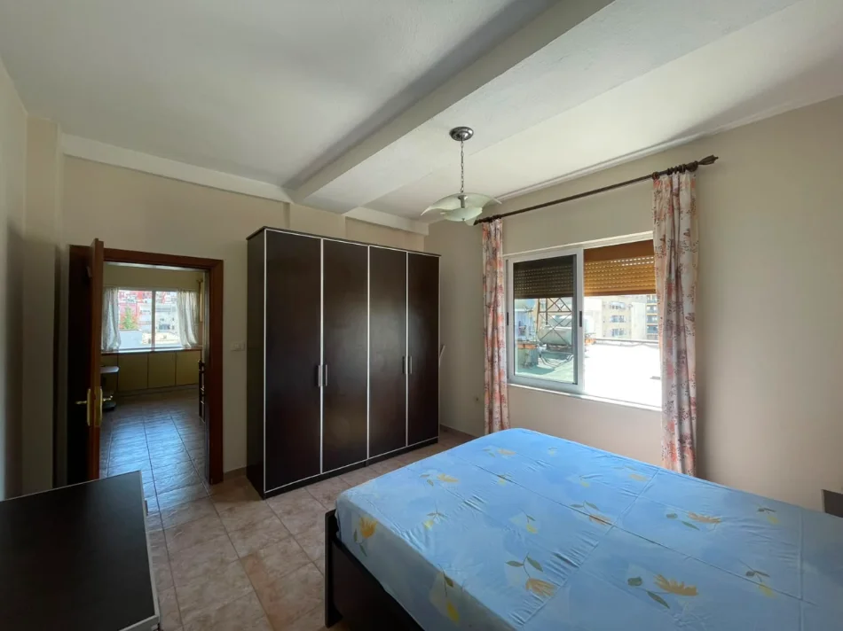 Tirane, jepet me qera apartament 1+1 Kati 5, 70 m² 700 € (Stadiumi Dinamo)