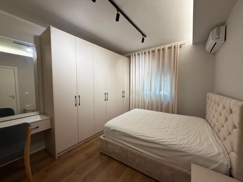 Tirane, jepet me qera apartament 2+1 Kati 1, 65 m² 600 € (Harry Fultz)