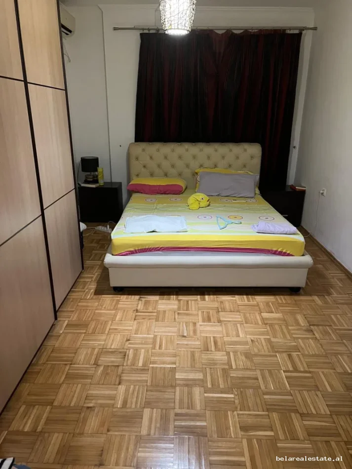 Tirane, jepet me qera apartament 1+1+Ballkon Kati 2, 75 m² 580 € (21 Dhjetori)