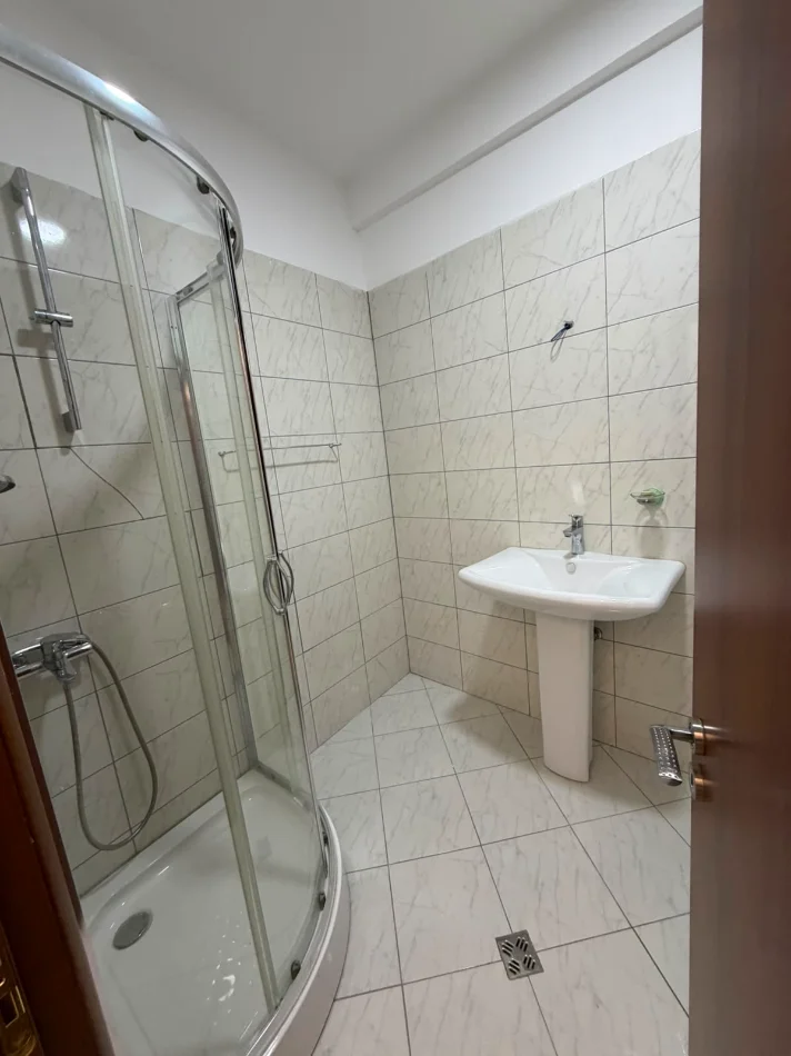 Tirane, shitet apartament 2+1 , 112 m² 270.000 € 
