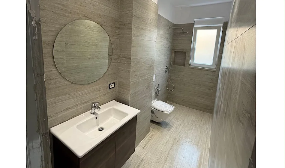 Tirane, jepet me qera apartament 1+1 Kati 0, 60 m² 520 € 