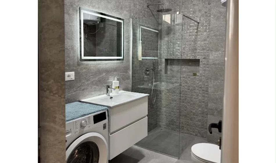 Tirane, jepet me qera apartament 2+1 , 100 m² 700 € 
