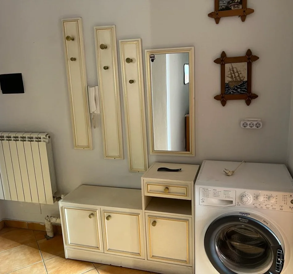 Tirane, jepet me qera apartament 1+1 , 70 m² 400 € 