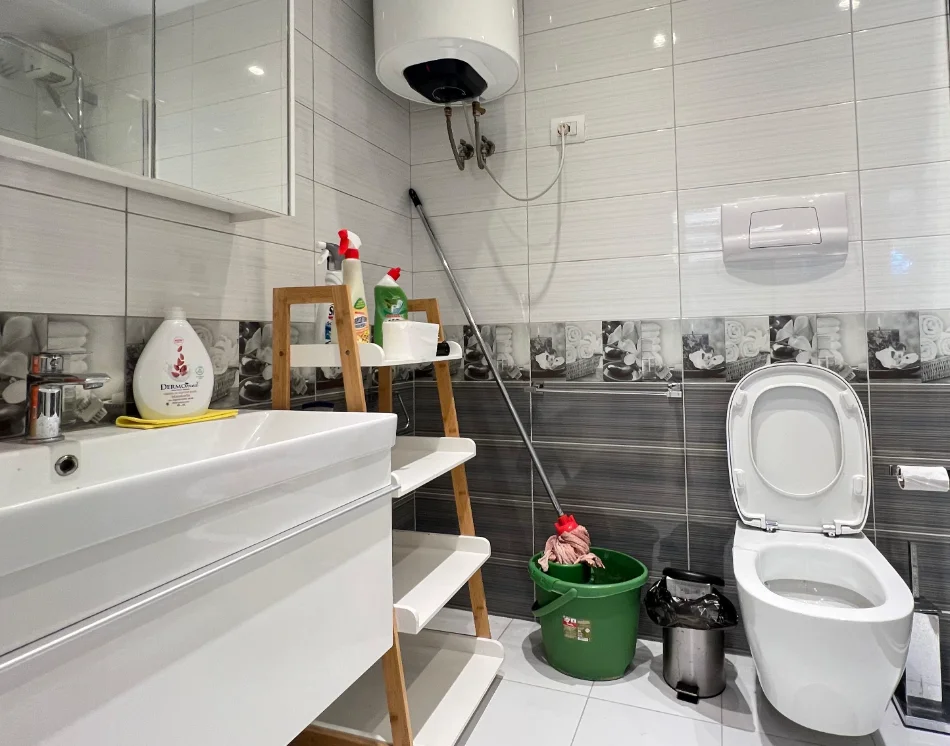 Tirane, jepet me qera apartament 1+1 , 85 m² 900 € 