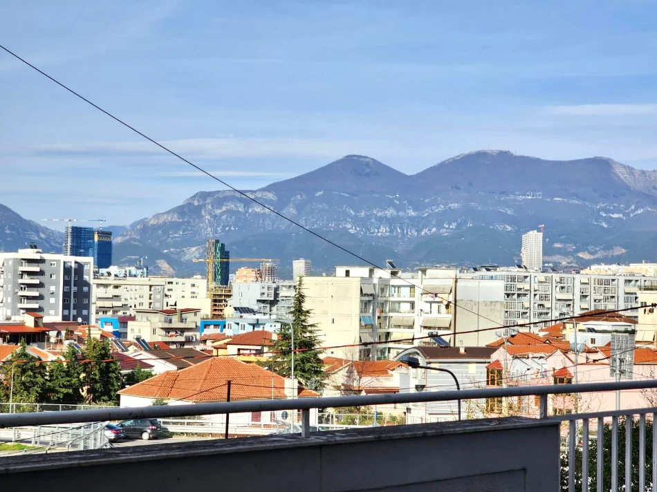 Shitet: Amb i persht. per Zyre ( Selitë - Fiks te Rrethi, me pamje) me Verande | S. 19.26m² || 50,000 Euro
