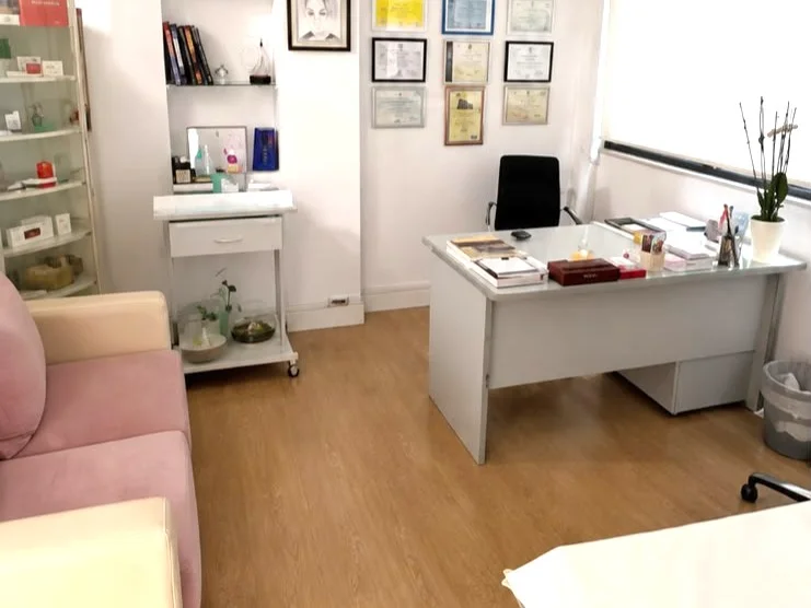 Tirane, jepet me qera zyre Kati 2, 80 m² 999 € 
