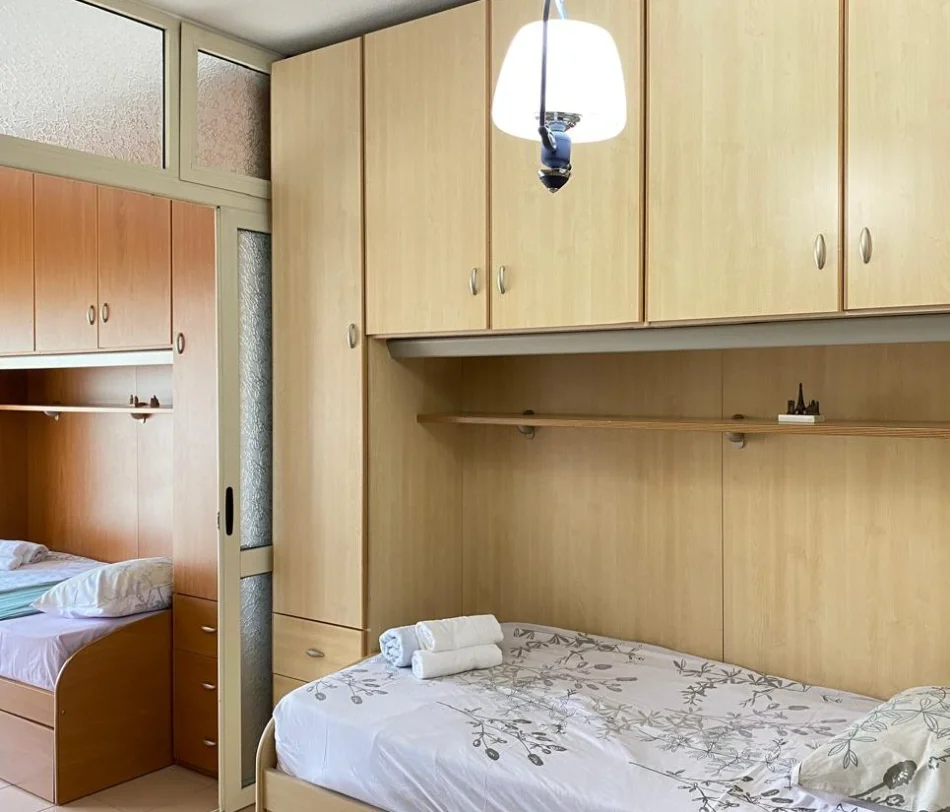 Tirane, jepet me qera apartament 3+1 , 150 m² 135.000 € 