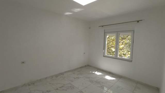 Tirane, jepet me qera apartament 2+1+BLK Kati 2, 70 m² 400 Euro (Rruga Dibres)