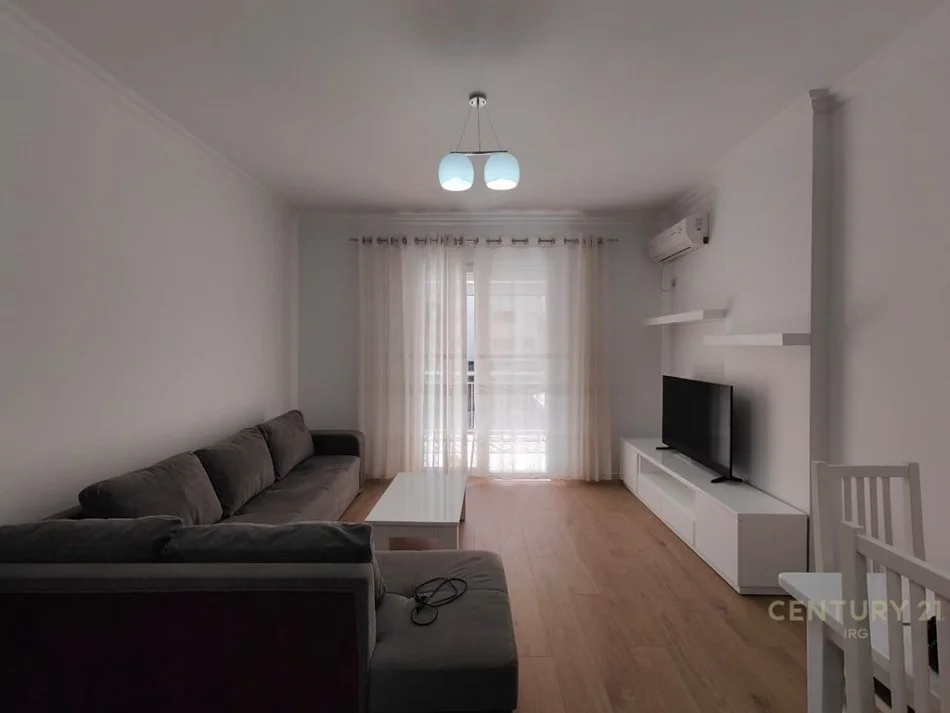 Tirane, jepet me qera apartament 1+1 Kati 1, 80 m² 550 € (Oxhaku)