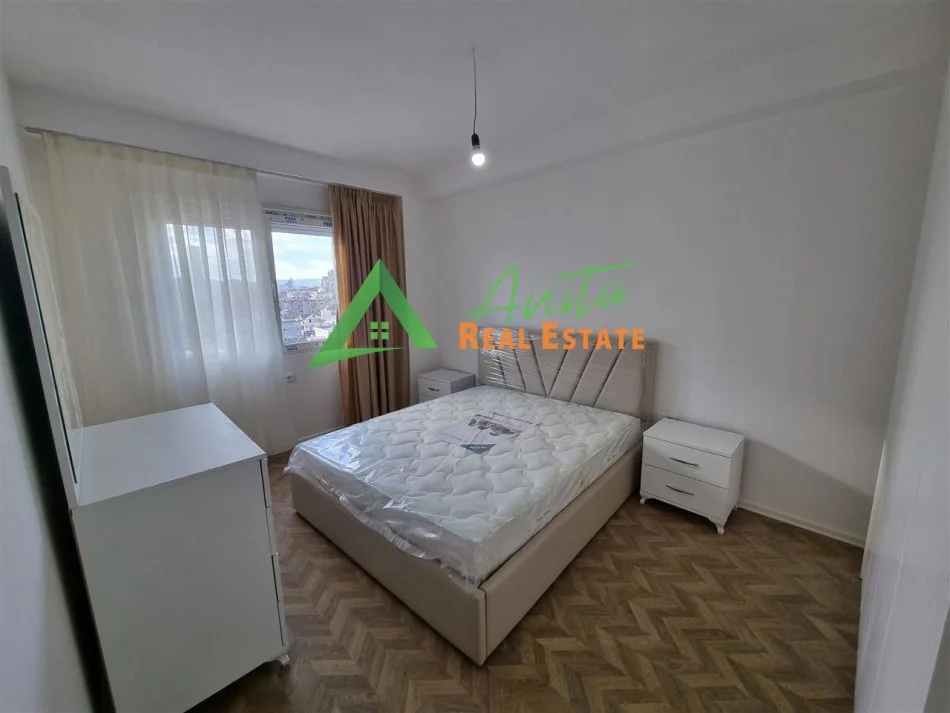 Tirane, jepet me qera apartament 2+1+Ballkon Kati 6, 100 m² 600 € (Ali Demi)