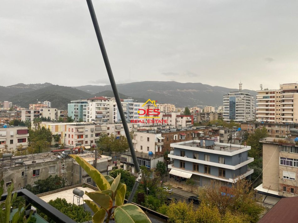 Vlore, jepet me qera apartament 3+1+Ballkon Kati 7, 153 m² 600 € (Rruga Sadik Zotaj)