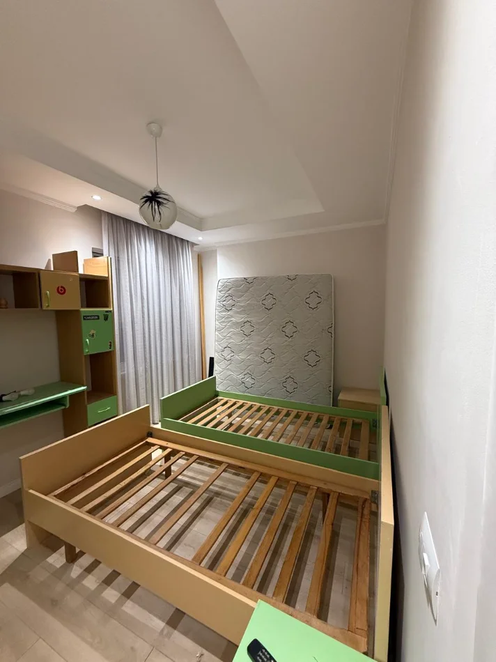 Tirane, jepet me qera apartament 2+1 Kati 2, 100 m² 850 € (Myslym Shyri)
