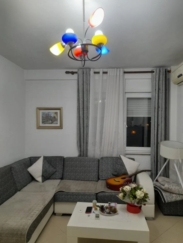 Tirane, jepet me qera apartament 1+1 Kati 5, 78 m² 300 € (Teodor Keko)