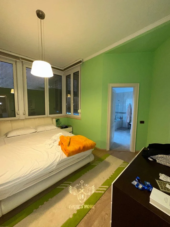 Durres, shes apartament 4+1+Aneks+Ballkon Kati 14, 225 m² (vollga)